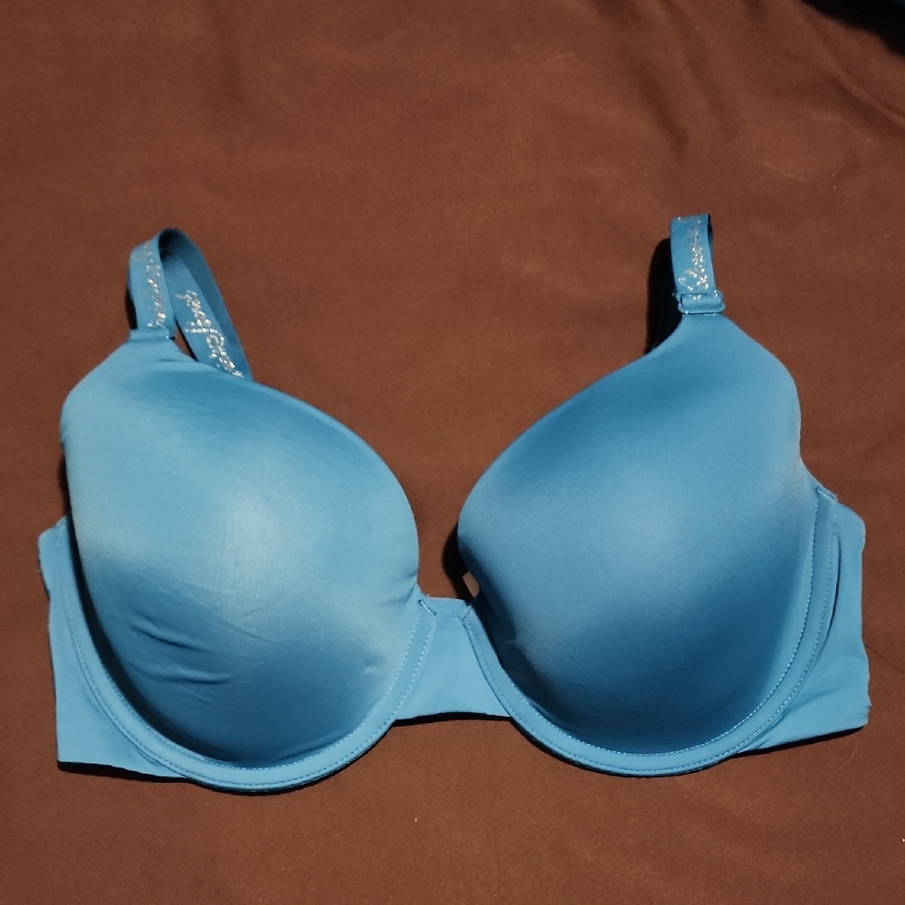 Victoria's Secret Tshirt Lightly Linedfull Coverage Glittery Logo Straps 36D
